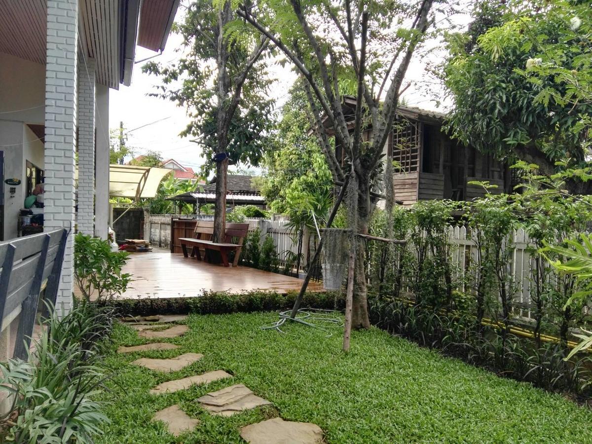 18 In Town Homestay Chiang Mai Esterno foto
